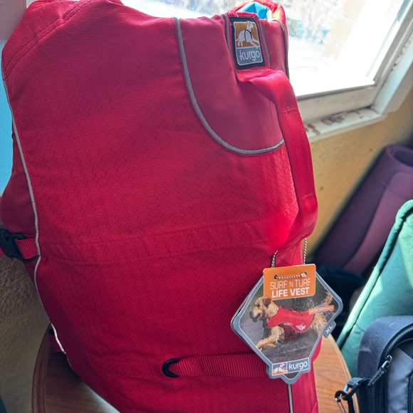 Kurgo Surf N Turf Red Dog Life Vest - Picture 2 of 5